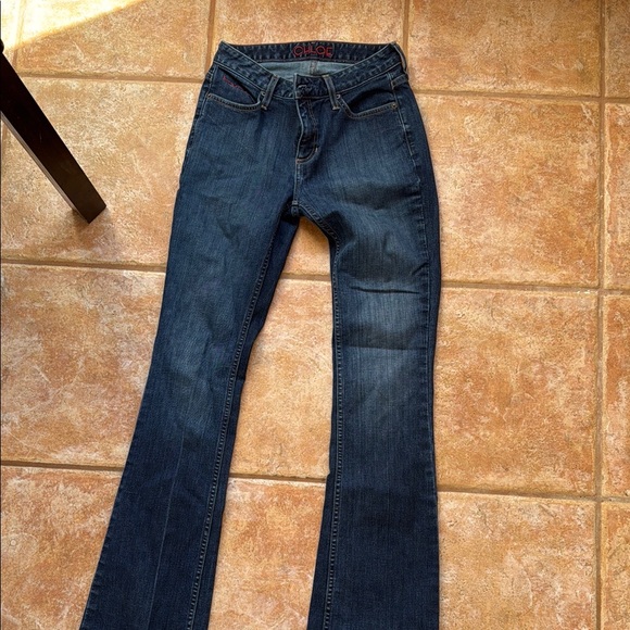 Kimes Ranch Chloe - Picture 3 of 5